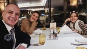 Murat Akkoyunlu Instagram - Kutlu, mutlu,huzurlu,sağlıklı nice yaşlar diliyorum sevgili eşim @esraakkoyunlu 🧿🫶🙏💐