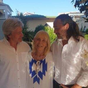 Murat Arkın Instagram - Gözlerimizi senden ayırmamız mümkün mü @betularkin2 Sağlıklı yaşlar annem.