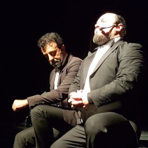 Murat Arkın Instagram - Bu iki adam @cenkbiyik ve @atilgangumus ekibiyle beraber @twoturkishtenors müzikaliyle zekalarını ve yüreklerini ortaya koymuş. 400 gün sonra ilk kez yine sahne aldılar. İzlemek, destek olmak boynumuzun borcu olsun. Harika bir gece için teşekkürler dostlar.