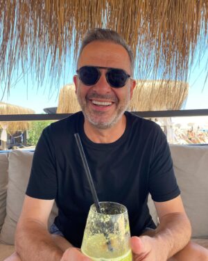Murat Aygen Instagram - Biraz deniz, biraz kum, bol meyve, bol güneş 👌 İnsan kendini gerçekten çok iyi hissediyor. Bulduğunuz her fırsatta tavsiye ederim.