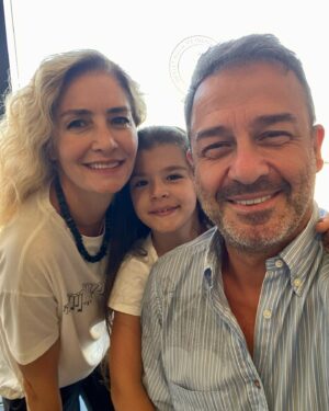 Murat Aygen Instagram - İyi pazarlars #nillehayatbambaşka @nihanasliaygen ❤️❤️