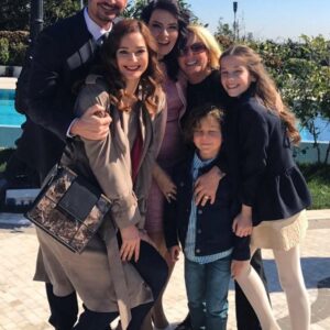 Murat Han Instagram - Guzel gunleriniz olsun #evlatkokusu @sedefavci_  @yesimsalkimofficial @arzuegmir @alihanturkdemir @balim_gayebayrak