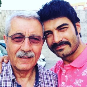 Murat Ünalmış Instagram - Örnek aldığım tek adam.. ❤️
Başta canım babam olmak üzere tüm babaların babalar günü kutlu olsun. Tüm geçmişlerin de ruhu şad olsun..🌼