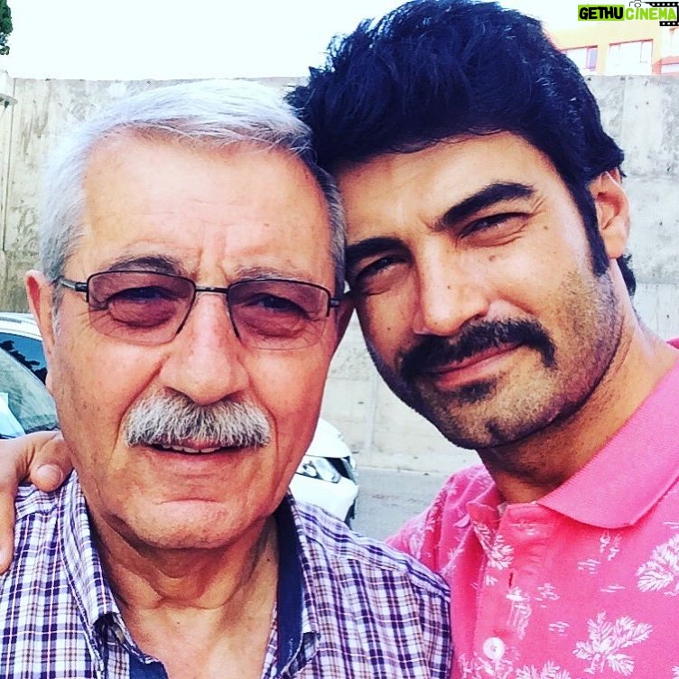 Murat Ünalmış - 58.9K Likes - Örnek aldığım tek adam.. ❤️
Başta canım babam olmak üzere tüm babaların babalar günü kutlu olsun. Tüm geçmişlerin de ruhu şad olsun..🌼