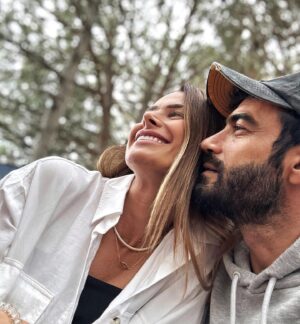 Murat Ünalmış Instagram - İyi ki doğmuşsun canım aşkım, hayatımın anlamı, oğlumun annesi…Seni çok seviyorum❤️❤️❤️🤲🏻🙏🏻
#23şubat