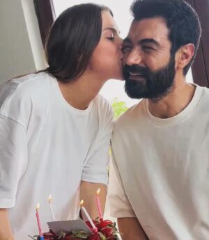 Murat Ünalmış Instagram - 23 Nisan neşe doluyor insan :) Baba olarak ilk doğum günüm. Oğlum Selim’in de ilk çocuk bayramı. Ne güzel bir gün. Canım Karıma bu güzel günü yaşattığı için teşekkür ederim. ❤️ Hiçbir 23 Nisan bu kadar neşeli olmamıştı. Tüm çocuklarımızın 23 Nisan ulusal egemenlik ve çocuk bayramını kutluyorum. Doğum günümü kutlayan herkese çok teşekkür ederim. 🙏🏻😊