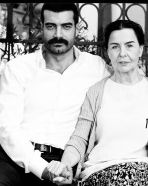 Murat Ünalmış Instagram - Fatma ablanın anısına burada dursun bu güzel fotoğraf. Duruşuyla örnek bir insandı. Allah rahmet eylesin..🙏🏻
#fatmagirik