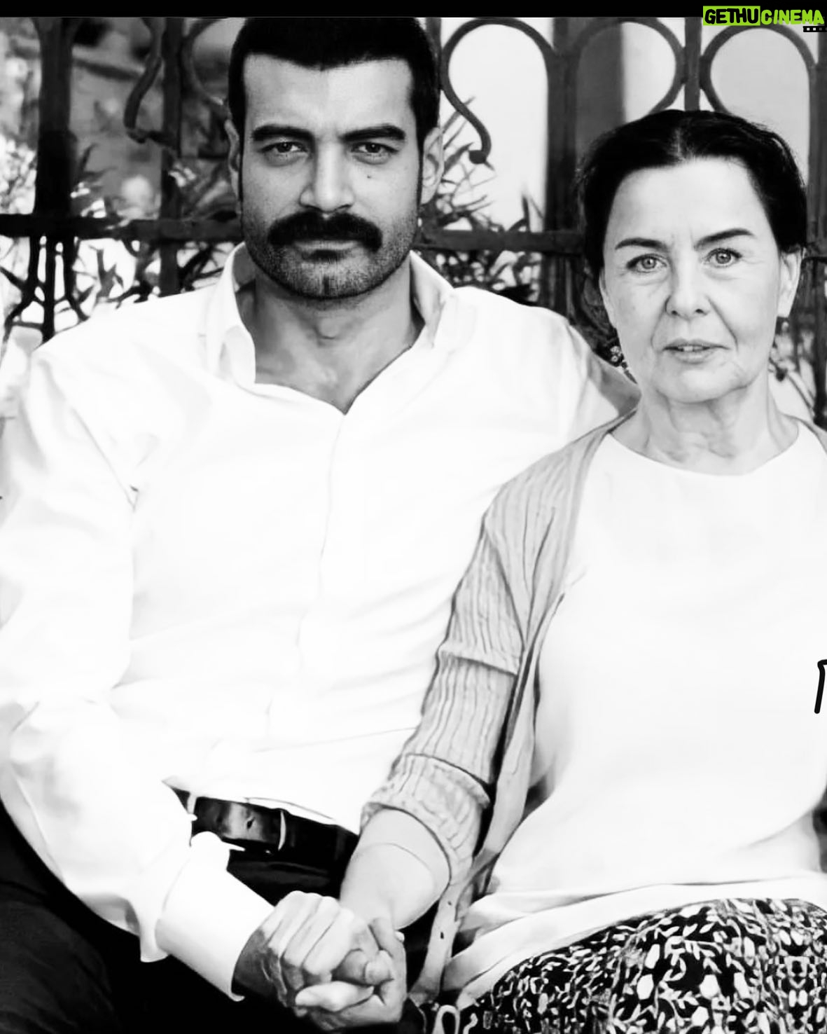 Murat Ünalmış - 60.6K Likes - Fatma ablanın anısına burada dursun bu güzel fotoğraf. Duruşuyla örnek bir insandı. Allah rahmet eylesin..🙏🏻
#fatmagirik