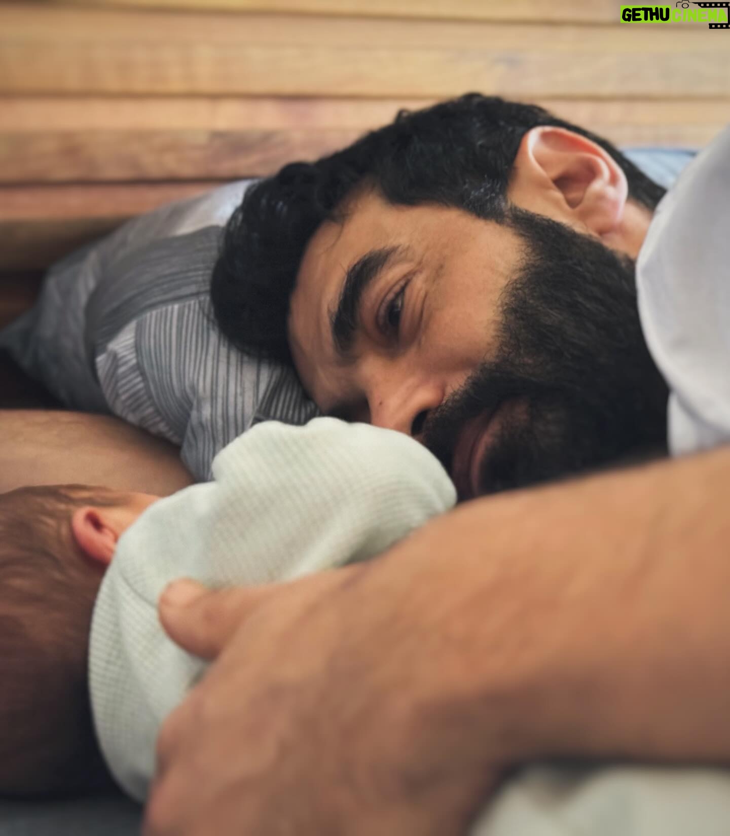 Murat Ünalmış - 65K Likes - 23 Nisan neşe doluyor insan :) Baba olarak ilk doğum günüm. Oğlum Selim’in de ilk çocuk bayramı. Ne güzel bir gün. Canım Karıma bu güzel günü yaşattığı için teşekkür ederim. ❤️ Hiçbir 23 Nisan bu kadar neşeli olmamıştı. Tüm çocuklarımızın 23 Nisan ulusal egemenlik ve çocuk bayramını kutluyorum. Doğum günümü kutlayan herkese çok teşekkür ederim. 🙏🏻😊