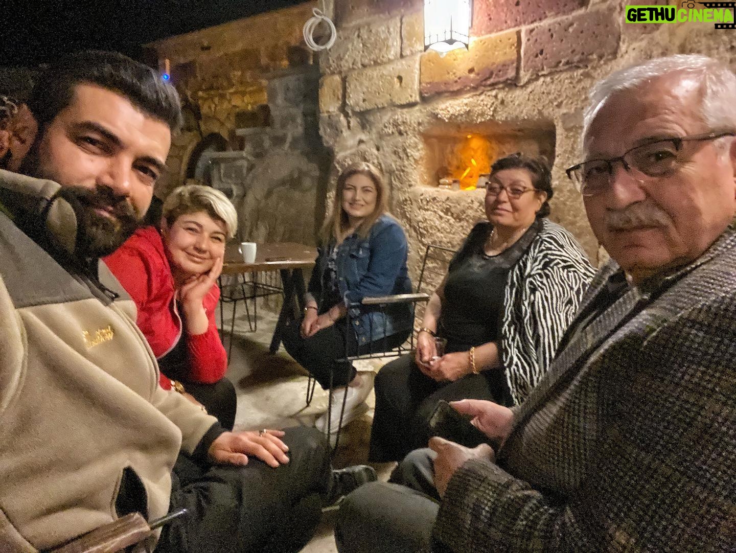 Murat Ünalmış - 56.9K Likes - 41. Yaş günümü en kıymetlilerim ailemle geçirdim çok şükür. Doğum günümü kutlayan tüm arkadaşlarıma, dostlarıma, takipçilerime yürekten teşekkür ederim. Herkese sevdikleriyle geçireceği sağlıkla ve mutlulukla geçen bir ömür dilerim. Dünyadan gelip geçeceğiz. Hayırla ve güzellikle olsun. Sizlerde iyi ki varsınız.. selam ve sevgi ile..❤️❤️❤️🙏🏻🧿🤗🌍🌱🍂💫
#41years