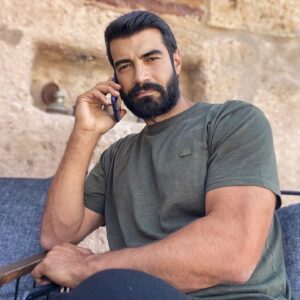 Murat Ünalmış Instagram - Falan filan…☘️