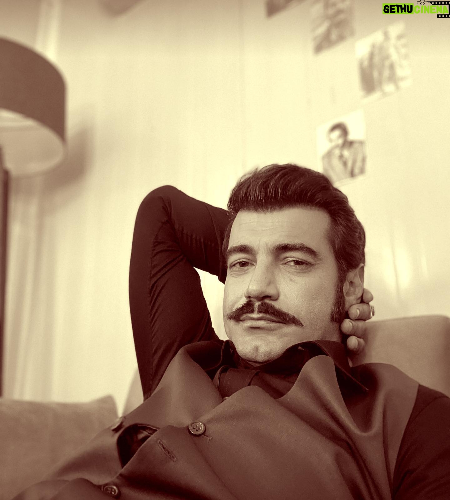 Murat Ünalmış - 56.1K Likes - Bugün uyanamıyorum bakışı..😵