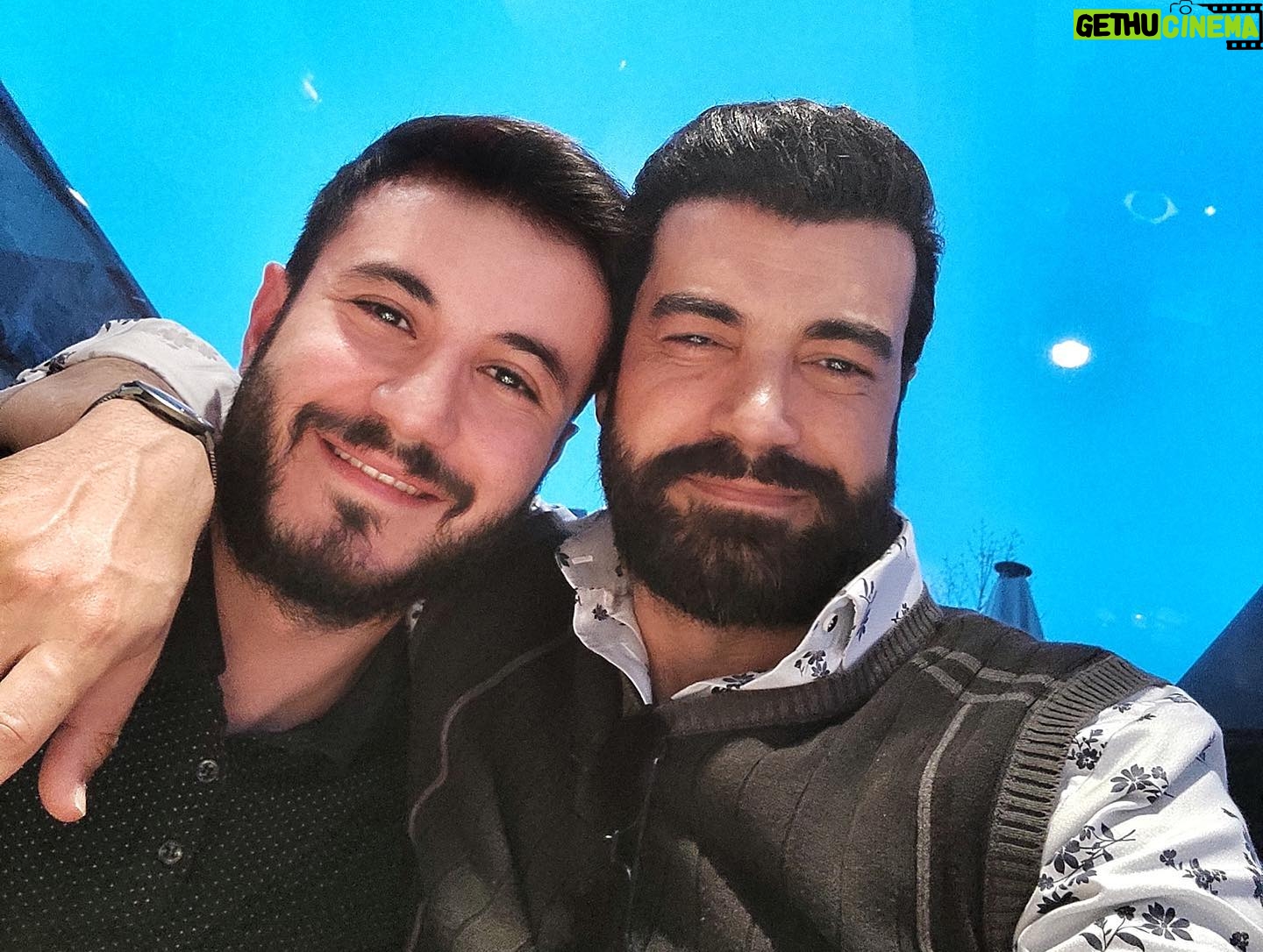 Murat Ünalmış - 56.9K Likes - 41. Yaş günümü en kıymetlilerim ailemle geçirdim çok şükür. Doğum günümü kutlayan tüm arkadaşlarıma, dostlarıma, takipçilerime yürekten teşekkür ederim. Herkese sevdikleriyle geçireceği sağlıkla ve mutlulukla geçen bir ömür dilerim. Dünyadan gelip geçeceğiz. Hayırla ve güzellikle olsun. Sizlerde iyi ki varsınız.. selam ve sevgi ile..❤️❤️❤️🙏🏻🧿🤗🌍🌱🍂💫
#41years