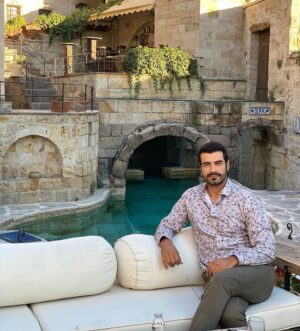 Murat Ünalmış Instagram - İyi pazarlar. 
İyi akşamlar…☘️