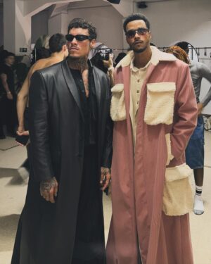 Murilo Dias Instagram - Meu primeiro desfile, a convite desse ilustre e um dos principais nomes da moda brasileira, @joao_pimenta , junto com o maior evento de moda nacional, @spfw 🇧🇷❤️
Aproveitando essa oportunidade para agradecer a todos que sempre torceram por mim, estamos juntos! Agradeço também à @base_mgt @0oofelipe por ter feito essa conexão. Desejo a todos muito sucesso e que essa seja mais uma de muitas oportunidades para mostrarmos que somos bons. 🌟💃