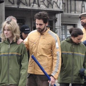 Murilo Meola Instagram - 🎬 #tbt talvez de uma das primeiras vezes que pisei num set de cinema ❤️ já tinha feito publicidade, teatro... mas cinema era meu primeiro contato. E que contato!! Fui stand-in do @markruffalo (marcava luz, ensaiava para câmera e acabei tb fazendo essa cena) e passei mais de 01 mês no set de “Ensaio Sobre a Cegueira”, direção de Fernando Meirelles, produção da @o2filmes E que experiência... que masterclass praquele adulto jovem ou jovem adulto que olhava tudo com a curiosidade e encanto de uma criança 👶🏻 🍀❤️ foi ali do camarote que presenciei artistas espetaculares criando! Vi Fernando dirigindo, @cesarcha fazendo aqueles absurdos que ele faz com a fotografia 👏🏼👏🏼 e aquelas atuações de @markruffalo @juliannemoore @alicebraga_oficial #dannyglover 🙏🏼🍀 é meu povo, de lá pra cá, sigo minha jornada apaixonado pelo cinema e pela atuação. O melhor de tudo? Felizmente carrego em meu coração e vivo trombando em outros sets com um monte de gente querida demais da produção! #tbt #ensaiosobreacegueira #blindness #o2