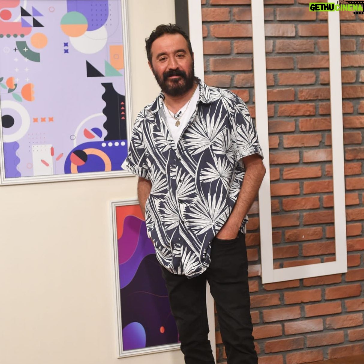 Mustafa Üstündağ - 6.7K Likes - Hadi seyredinde sonrasında konuşalım.
@guldurmebenitv @showtv @bloommedya
Sanırsın ki somer şef 😎🤣