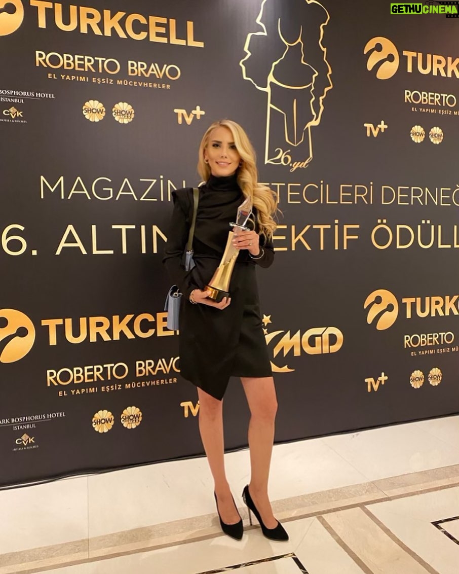 Mustafa Üstündağ - 7.6K Likes - Tebrik ederim eşim
@tubakalcik