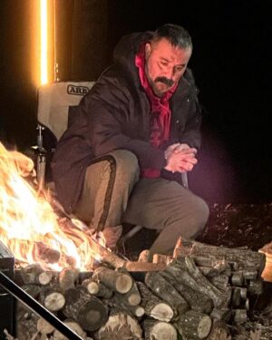 Mustafa Üstündağ Instagram - Sanırsınki ilker Ayrık’la kamp yapmış.
@pervasiz