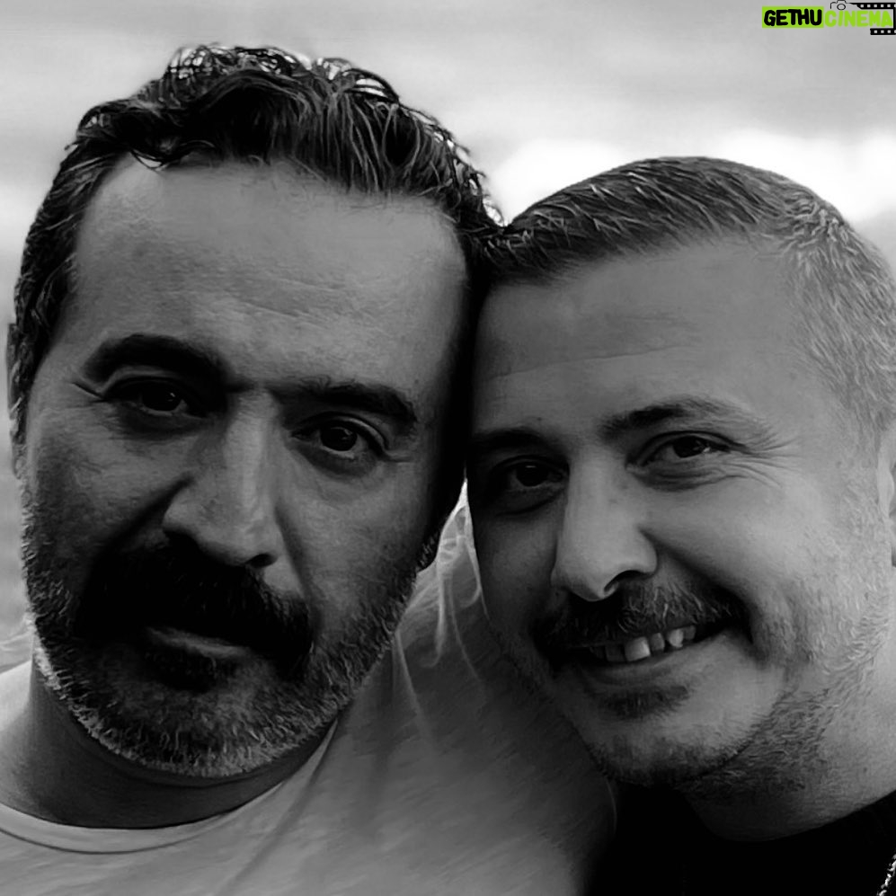 Mustafa Üstündağ - 7.2K Likes - Baş başa verince taş yerinden oynarmış.
Ahretliğim @hursit_kacamak