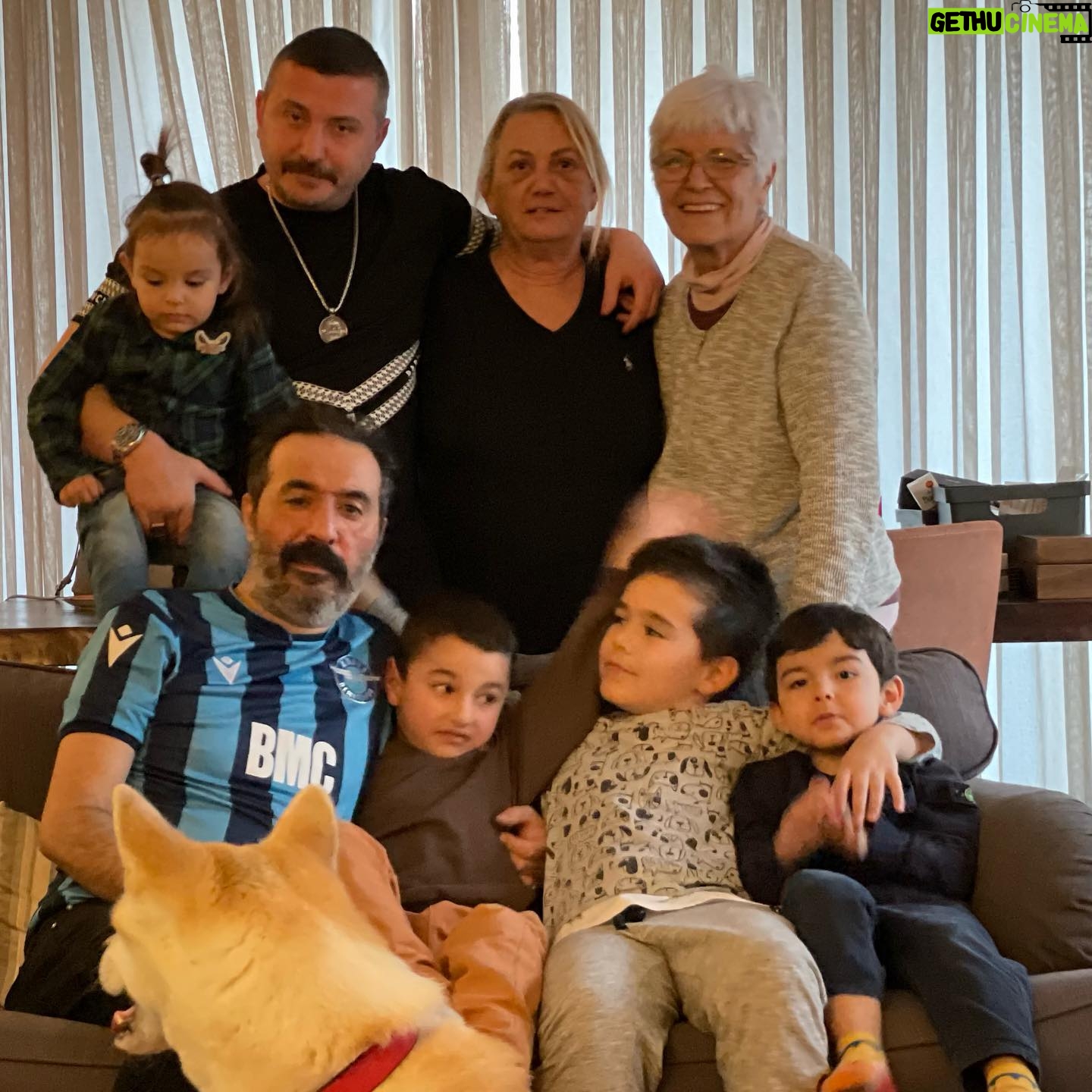 Mustafa Üstündağ - 12.1K Likes -