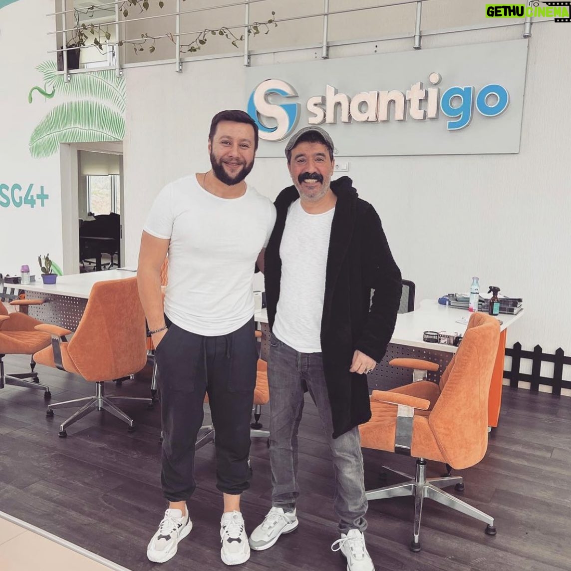 Mustafa Üstündağ - 5.3K Likes - @tarikirmk
Sağolasın dostum.