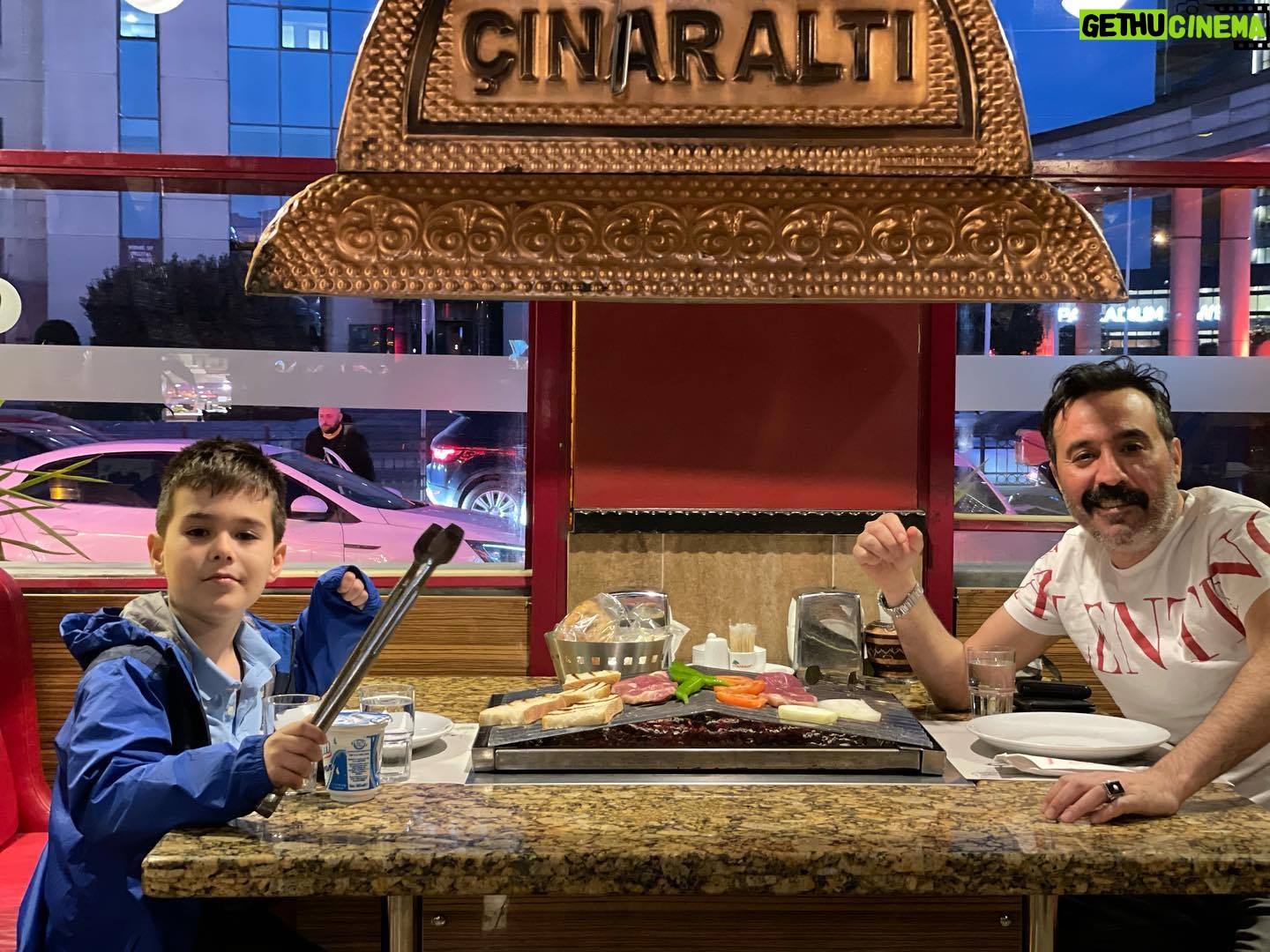 Mustafa Üstündağ - 12.1K Likes - Baba oğul….