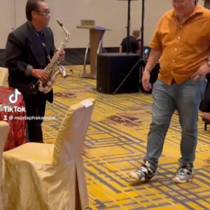 Mustapha Kamal Instagram - Bergetar jiwa papa ketika sound check di le meridian Putrajaya bersama Olie G👏🏻👏🏻👏🏻