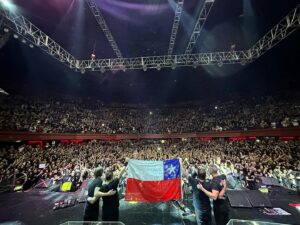 Myles Kennedy Instagram - What a way to wrap up an album cycle! 
Thank you Chile 🇨🇱 

#AlterBridge