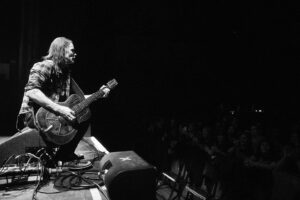 Myles Kennedy Instagram - The Art Of Letting Go - Out October 11th!
Grab your album bundles, Concert Tickets and VIP: LINK IN BIO 

#MylesKennedy