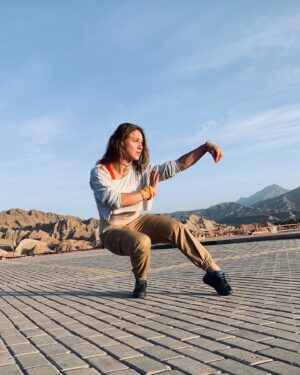 Myra Mala Instagram - xūbù 虚步 empty stance #wushu #wushugirl #chinesemartialarts⁣
⁣
⁣
⁣
⁣
⁣
⁣
⁣
 #martialartist #femalemartialartist #武术 #中国 #功夫 @wayofmartial_arts @kung.fu.world #wayofmartialarts #lifestyle #artemarcial #femaleactionfigure @martialarts.am @martialarts__worldwide @martialartsunleashed @martialartsgymgirls2 @martial.arts.4life @femalewarriorsmotivation #femaleempowerment #wushutaolu #skillset #kungfuworld #martialartslife