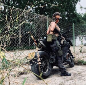 Myra Mala Instagram - Are you coming? 😎💋⁣
⁣
Thanks for the pic @blemir_dervishi ⁣
⁣
⁣
#action #actiongirl #girlsandbikes #girlsandguns #accessorystyle #actionfigure #movieset #filmingamovi #characterart #characterconcept #sonyablade #photooftheday #actionphoto #badassgirls #actinglife #femalepower #movieaction @movieaction #moviestyle #bts