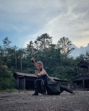 Myra Mala Instagram - Outfit and location were asking for a picture with the wushu pose 🙈⁣
⁣
🍭Hey, you there, SMILE! ❤️🥰💫⁣
⁣
⁣
⁣
⁣
#actiongirl #wushu #wushugirl #wushuphoto #femalewarrior #femalemartialartist #martialarts #artemarcial @martialarts.am @kung.fu.world @shaolinkungfuguan @martialartsgymgirls2 @martialartsincinema @martialarts_queens @femalewarriorsmotivation @wayofmartial_arts #wayofmartialarts #action #amazonas #амазонка #викинги #vikings