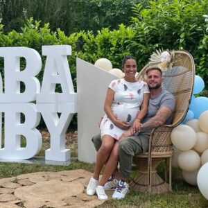 Myriam Chafik Instagram - Notre Baby Shower Parisienne était un merveilleux moment en famille et entre amis 🥰

Notre Baby boy Leyan est prêt à être accueilli comme un prince 💗

Le lieu a été sublimé par 2 Décoratrices exceptionnelles 
@sweetlykevents et @marouflettedecoration 
N'hésitez pas à faire appel à elles pour vos futurs événements personnalisés autour de Paris 🥰

#babyshower #baby #babyboy #newborn #handmade #love #party  #instababylove #babyfashion #pregnant #babies #kids #eventplanner #balloons #bebe #pregnancy #babyshop #babygift #babyshowerideas #partyplanner #family #genderreveal #genderrevealparty