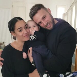 Myriam Chafik Instagram - Encore et toujours à la recherche d'une ressemblance avec Baby Leyan 🤪

J'ai la sensation d'avoir été mère porteuse 🤣

#babyboy #mamasboy #babyleyan #aucuneressemblanceavecmaman