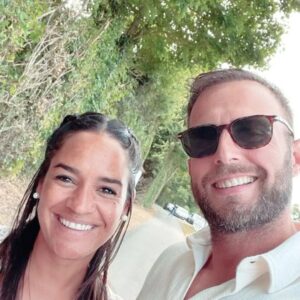 Myriam Chafik Instagram - Des bisous de nous 🥰
Dernière ligne droite avant l'arrivée de 👶 Leyan !

Petit jeu : trouvez la date prévue d'accouchement en commentaires (faites autant de propositions que vous voulez ) ! 

Le plus près remportera un petit cadeau de Polynésie (lieu du tournage de notre Koh Lanta ) 🤗

#baby #babyboy #newborn #love #instababylove #pregnant #babies #kids #bonheur #baby3 #bebe #pregnancy #3boysmama #vacances #famille #détente 
#babyshower #party  #instababylove #babyfashion #pregnant #kids #eventplanner #balloons #babyshop #babygift #babyshowerideas #partyplanner #family #genderreveal #jeuconcours #concours