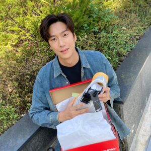 Na In-woo Instagram - Unleash Your Speed 에너젯 플러스 V2
기존대비 가벼워지고 탄성이 더 좋아져 기대되는!!

#협찬 #프로스펙스 #PROSPECS #우리의속도는계속