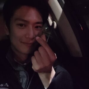 Na In-woo Instagram - 여러분 덕에 상도 받고.. 이 정도면 성공한 인생이겠죠..?♡
정말 감사드려요..! 항상 저를 사랑해 주셔서 감사드립니다. 저도 많이 사랑해요!! (._.)꾸벅♡ 앞으로도 최선을 다하겠습니다 
지켜봐주세요 ♡

출근 vs 퇴근 시즌 2!! 여러분의 선택은?!