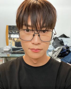 Na In-woo Instagram - \..ㅁ-ㅁ../