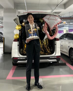 Na In-woo Instagram - 그동안 내 남편과 결혼해줘 를 시청해주셔서 감사합니다.

유지혁 부장님 고생많으셨고 앞으로 지원이와 함께 이룬 가족과 평생 행복하셨으면 좋겠습니다.

결국 땅이 되고 싶단 소원 이루신거.. 진심으로 축하드립니다💕