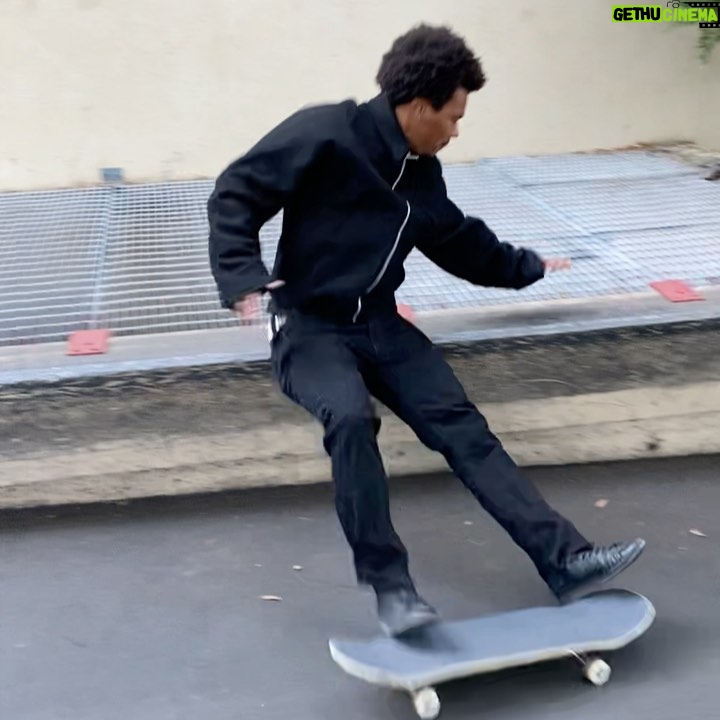 Na-kel Smith - 59.1K Likes - Light Lil warm up or whateva
🤣🤣🤣