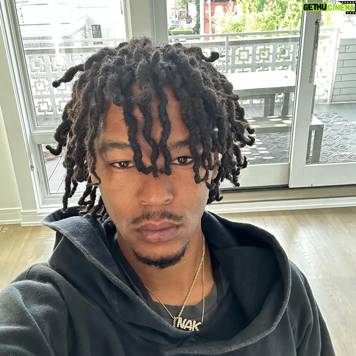 Na-kel Smith - 35.2K Likes - I WAS ON STAGE WHEN I MISSED MY FATHER CALL #BITTERSWEET
#FREEPOPS
#UNCLENAK