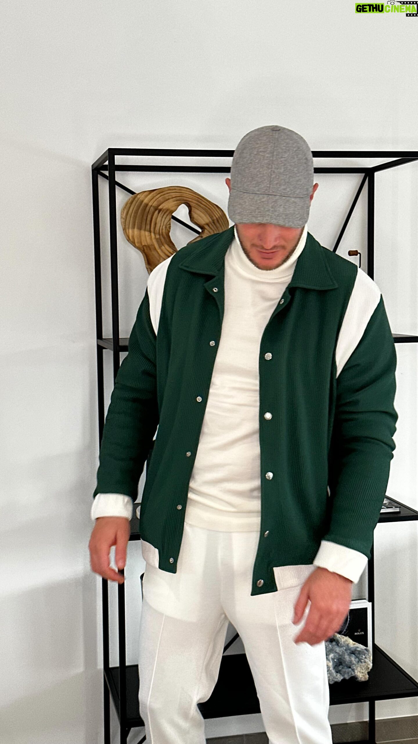 Nacca - 7.3K Likes - Get ready with me !
Outfit @stayin_officiel