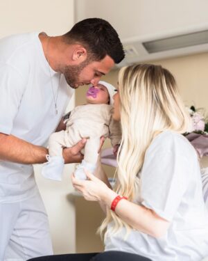 Nacca Instagram - 182 jours, 6 mois, une demie année..✨
Le temps est passé si vite! 
Cette amour indescriptible qui ne cesse de grandir chaque seconde! 
Joyeux 6 mois princesse Valentina 💓