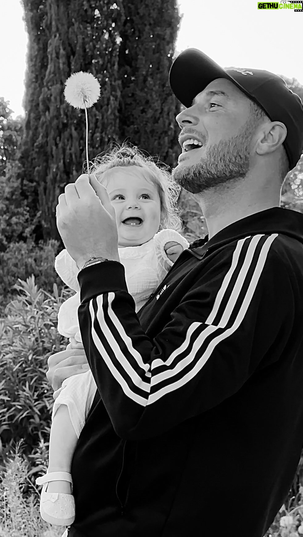 Nacca - 42.7K Likes - Je n’ai pas de mot pour décrire ce réel, ces moments sont si merveilleux… 🤍
Mettez-moi en commentaire ce qui pourrait correspondre le mieux en légende à ce réel !
#love #girl #family #dadlife #bestmoments