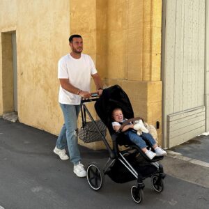 Nacca Instagram - Ces moments, cette complicité, cette amour vaut tout l’or du monde ! 
Double-clic si tu valides. 

#dad #dadlife #babygirl #love