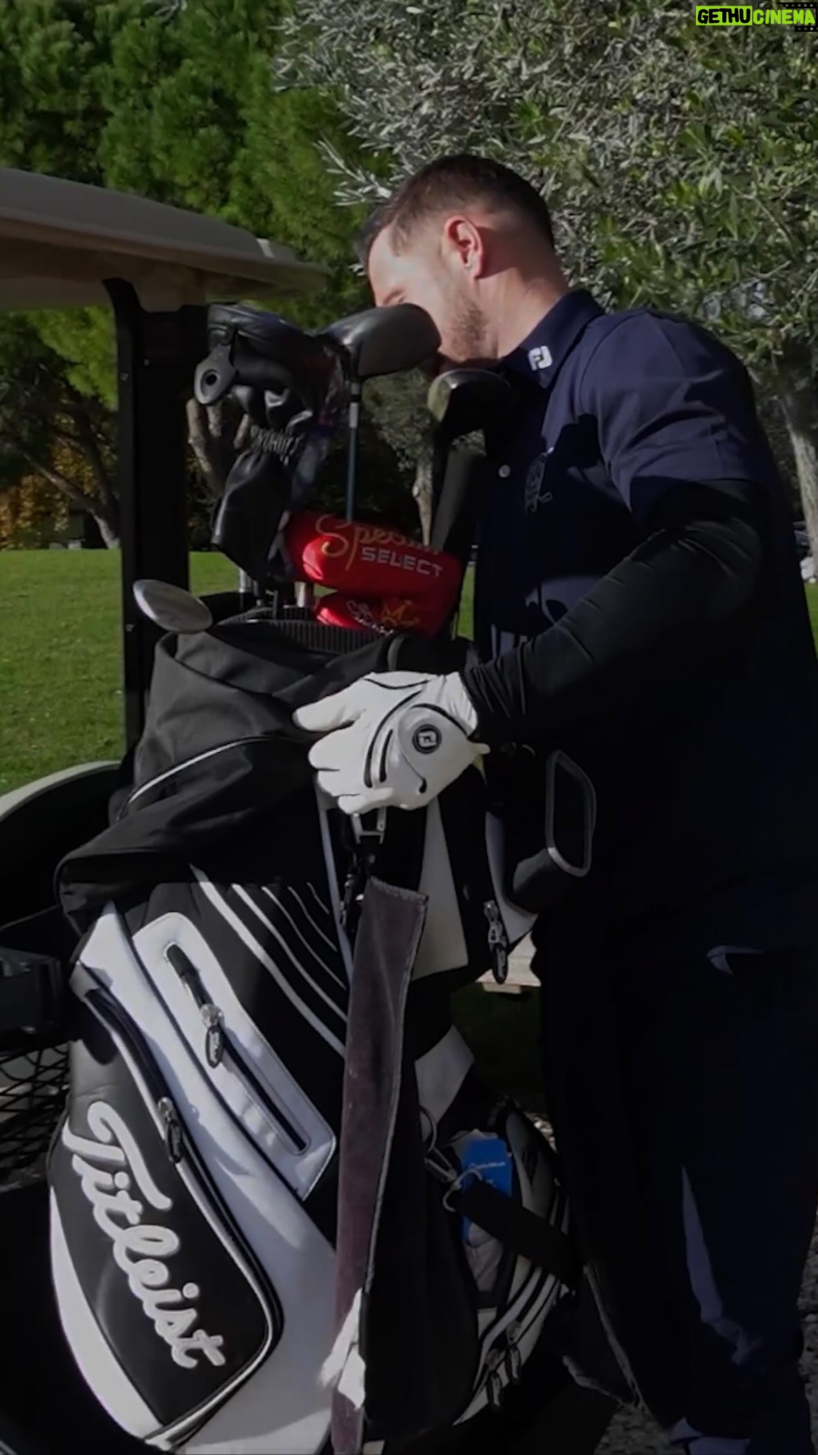 Nacca - 2.4K Likes - Je vous emmène avec moi dans ce sport qui me passionne depuis plus de 7 ans maintenant , le golf !
#onedaywithme #golf #golfr