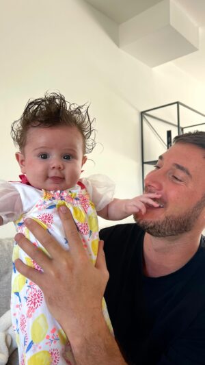 Nacca Instagram - Rétrospection 2022 …
C’était pour moi une année riche en émotions, c’était une gender reveal, des voyages, la naissance de notre fille, du sport, de simple plaisir avec la famille, les amis, encore des voyages et surtout vivre les premiers mois de notre vie auprès de notre enfant ! 
Que demander de mieux pour 2023 ? 
Merci à vous tous d’être au présent et bienveillant envers nous.
Je vous souhaite en tout cas pour ma part le meilleur pour cette nouvelle année 💚