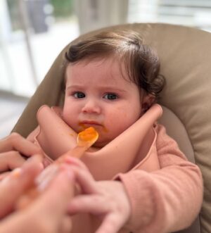 Nacca Instagram - Notre petite fille qui grandit si vite, encore une nouvelle étape d’accomplie ✨