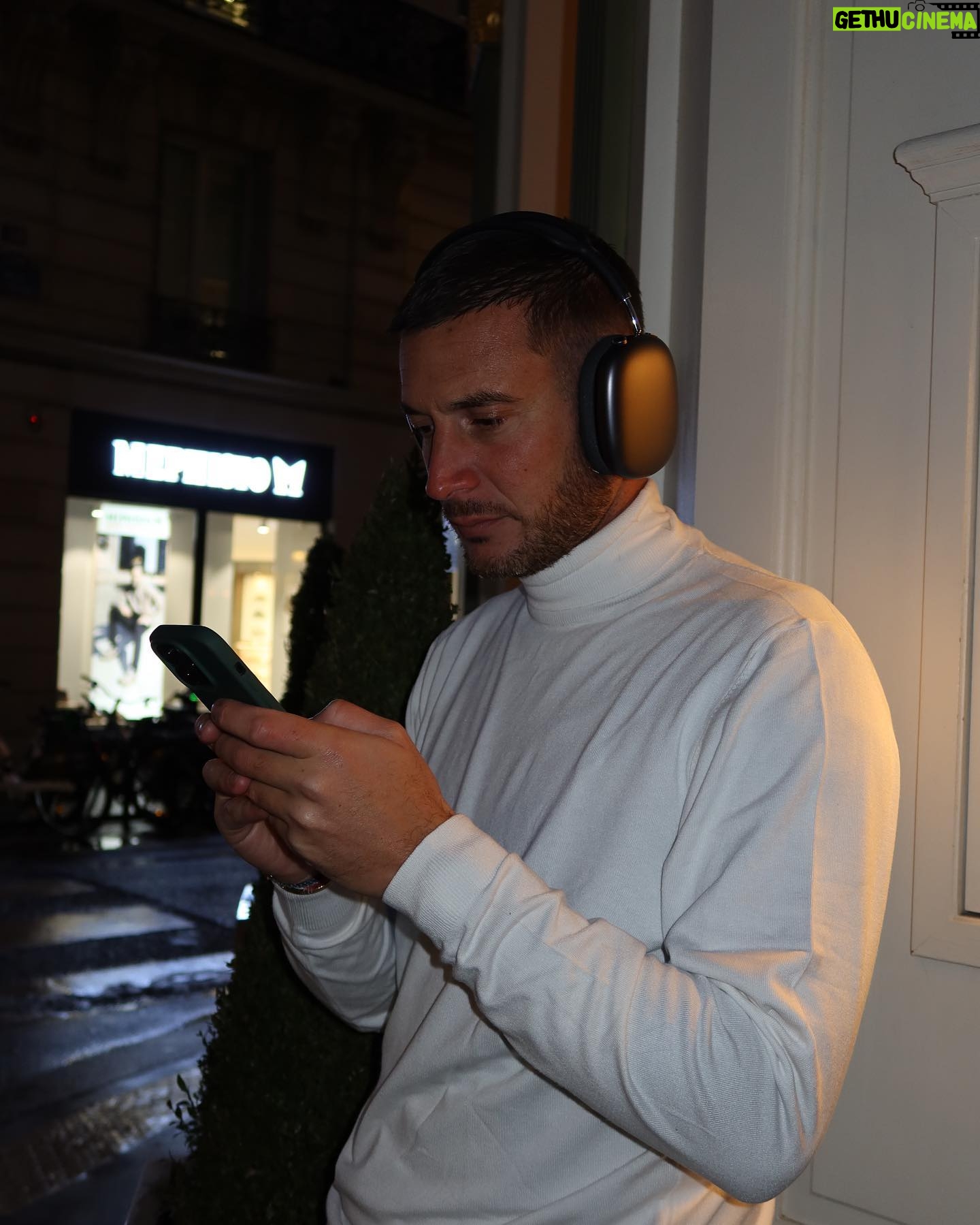 Nacca - 3 Likes - La vie est tellement plus belle en musique 🎧🎶.
Quel est votre son du moment ?
